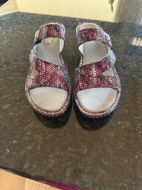 Alegria Women's Purple Multi-Print Comfort Sandals